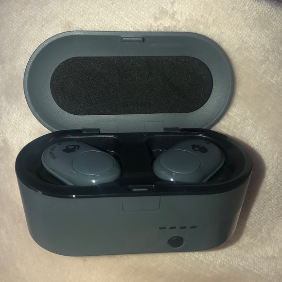 Skull Candy Push In Ear Headphones - Picture 5 of 5